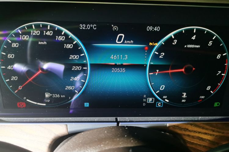 奔驰E级 2023款 改款 E 300 L 豪华型中控内饰15