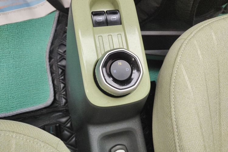 吉利银河 2023款 熊猫mini 200km 耐力熊局部细节18