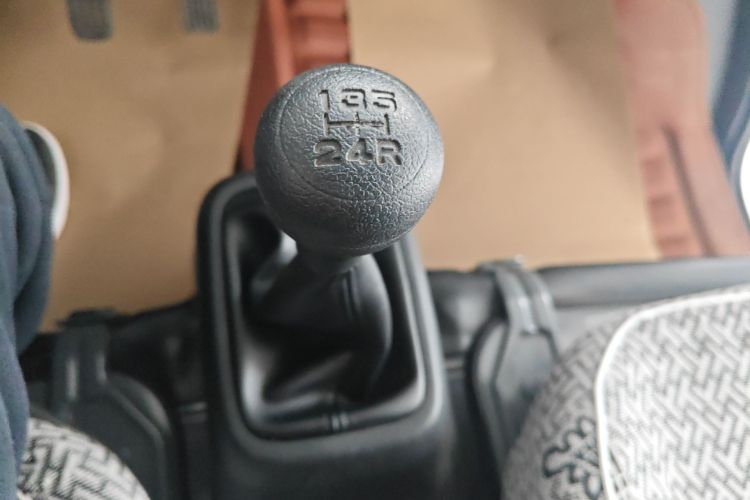 五菱汽车 五菱之光 2023款 1.5L 实用型 5/7座局部细节18