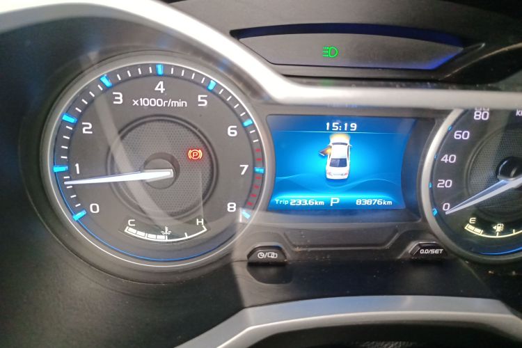 吉利汽车 帝豪 2017款 三厢百万款 1.5L CVT向上版中控内饰14