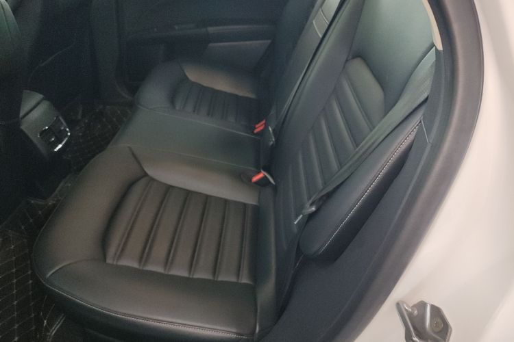 福特 蒙迪欧 2020款 EcoBoost 180 时尚型中控内饰21