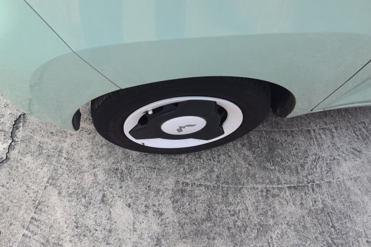 五菱汽车 宏光MINIEV 2021款 马卡龙臻享款 磷酸铁锂车身外观6002