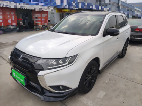 三菱 欧蓝德 2021款 2.4L 四驱曜动版 5座