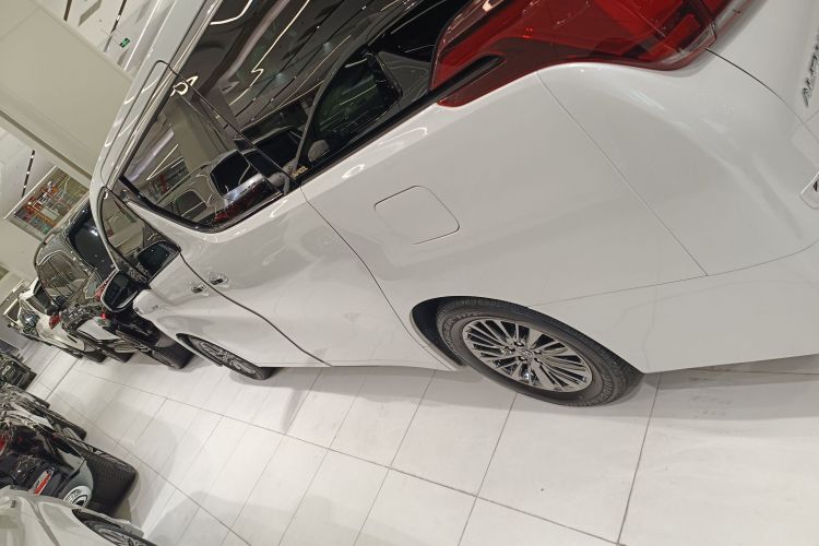 丰田 埃尔法 2021款 双擎 2.5L 尊贵版车身外观4