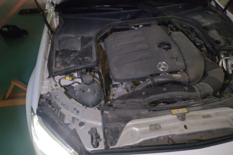 奔驰C级 2020款 改款 C 200 L 时尚型运动版局部细节9006