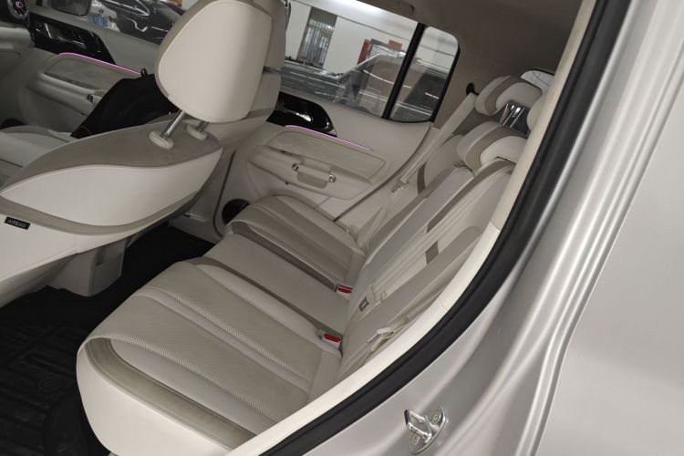 超境汽车 共创坦克300 2021款 2.0T 赛博坦克中控内饰7003