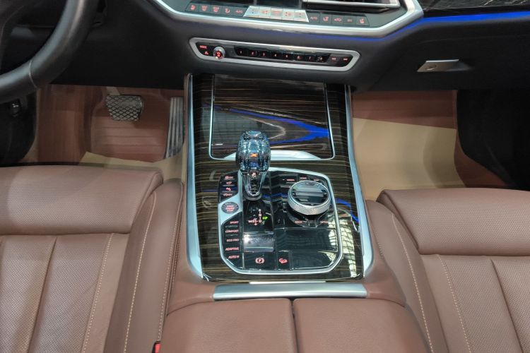 宝马X5(进口) 2019款 xDrive40i 尊享型 M运动套装局部细节18