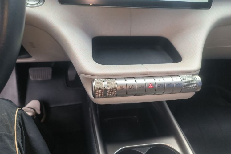 比亚迪 海豚 2021款 405km 时尚版中控内饰18