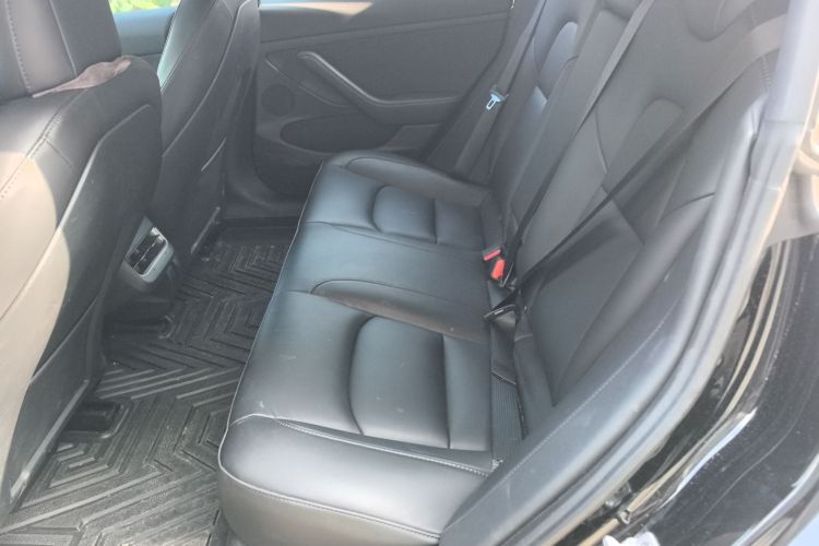 特斯拉 Model 3 2022款 后轮驱动版中控内饰21