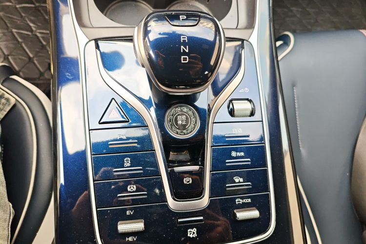 比亚迪 秦PLUS 2021款 DM-i 55KM 旗舰型中控内饰18