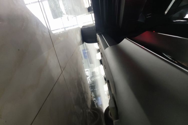 奔驰GLB 2024款 改款 GLB 220 动感型局部细节9002