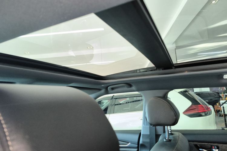 本田UR-V 2020款 240TURBO 两驱致悦版中控内饰22