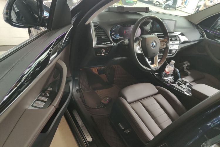 宝马iX3 2021款 改款 领先型中控内饰7003