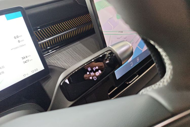 小鹏G6 2025款 625 长续航 Max 旗舰版中控内饰18