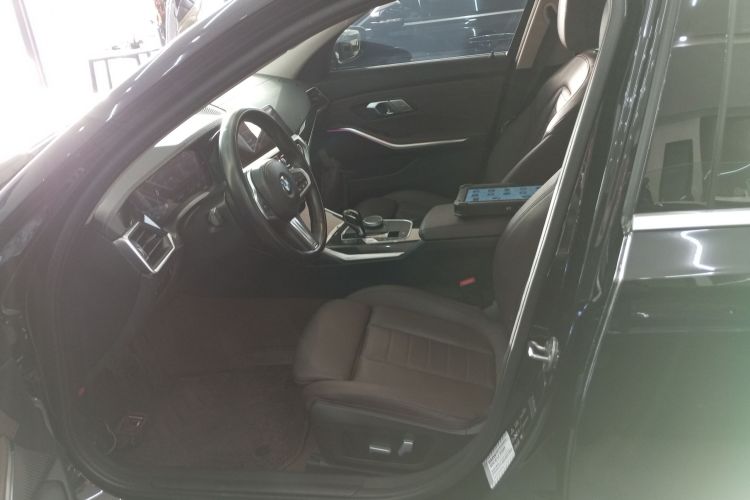 宝马3系 2021款 改款 325Li xDrive M运动套装中控内饰19