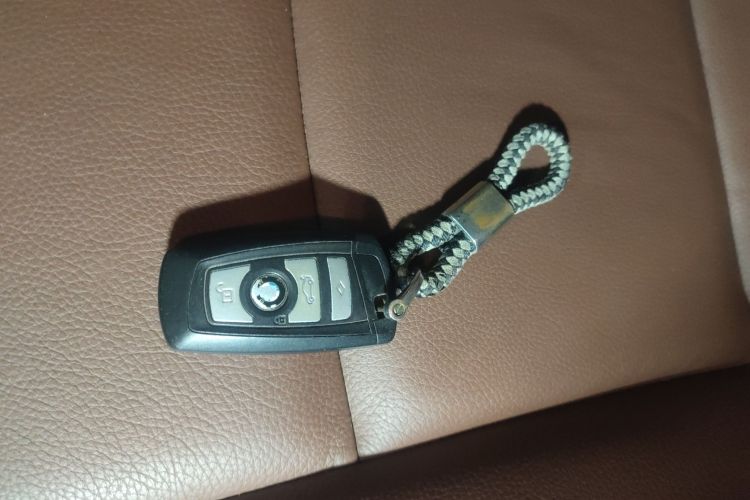 宝马5系 2014款 525Li 领先型中控内饰11