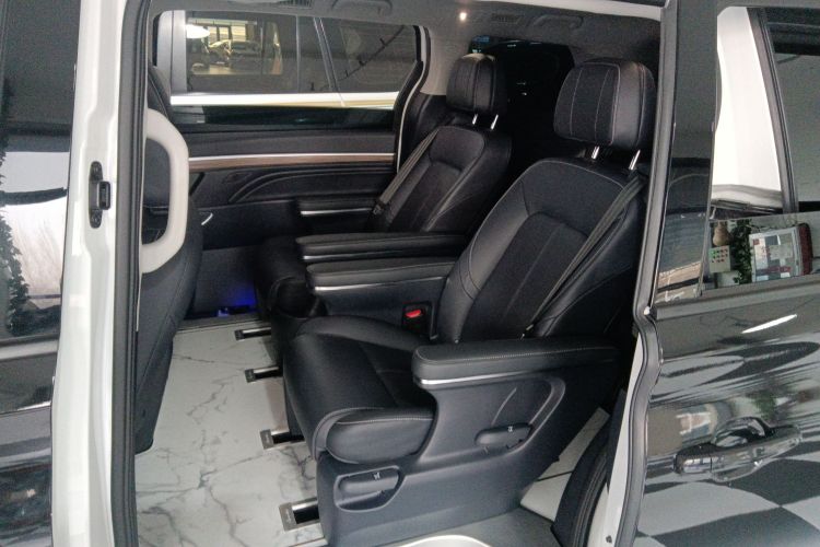 广汽传祺 传祺M8 2023款 领秀系列 390T 尊享版中控内饰21