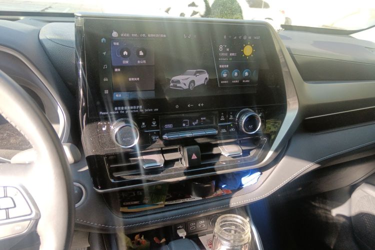 丰田 汉兰达 2024款 2.5L智能电混双擎四驱尊贵版 7座中控内饰16