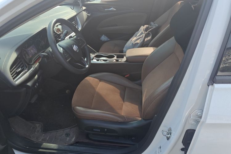 别克 君威 2022款 552T 智享型中控内饰19