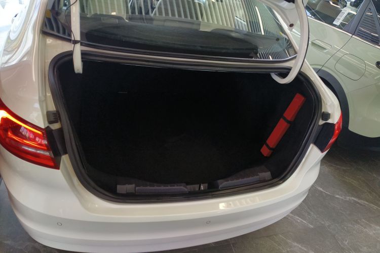 福特 福睿斯 2017款 改款 1.5L 手动舒适型机舱底盘23