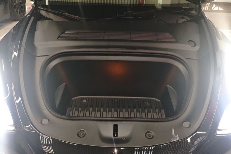 特斯拉 Model Y 2023款 长续航全轮驱动版机舱底盘24