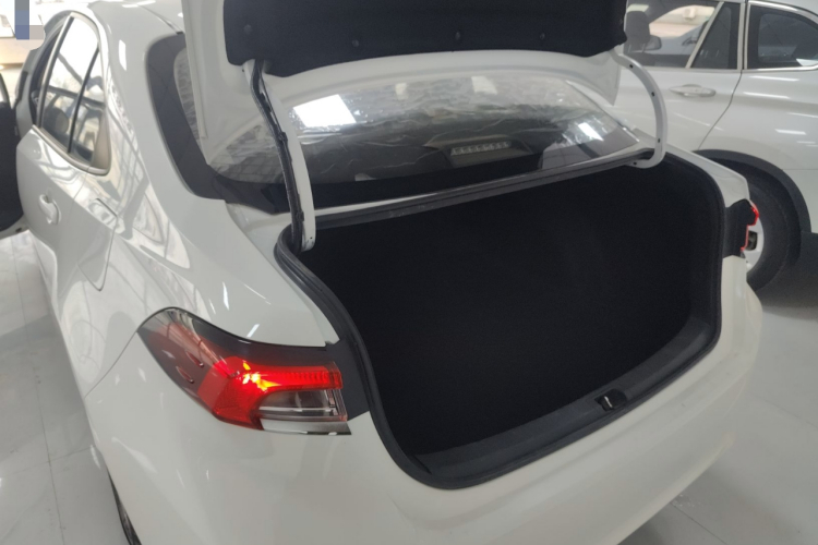 丰田 卡罗拉 2019款 1.2T S-CVT GL-i精英版机舱底盘23