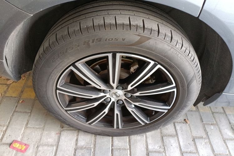 沃尔沃XC60 2019款 T5 四驱智雅豪华版 国VI车身外观6005