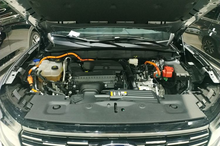 福特 2025款 锐界L 2.0T EcoBoost E混动四驱七座至尊型机舱底盘24