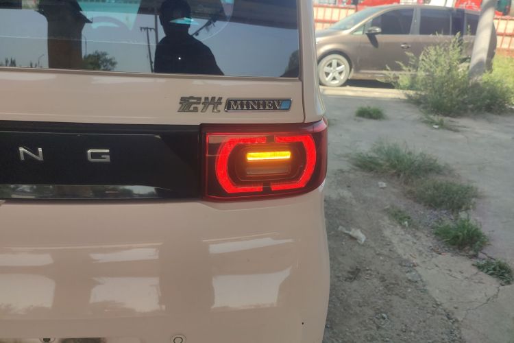 五菱汽车 宏光MINIEV 2021款 马卡龙时尚款 磷酸铁锂车身外观6006