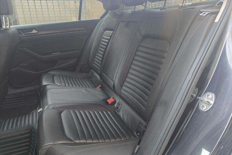 大众 迈腾 2019款 330TSI DSG 豪华型 国V中控内饰21