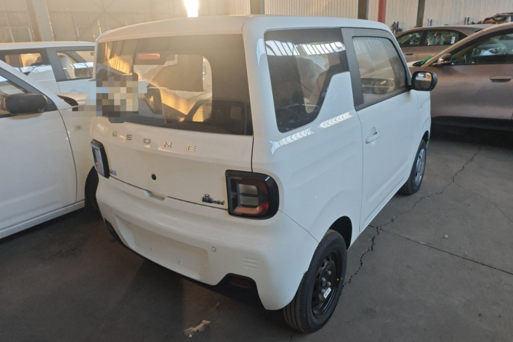 吉利银河 2024款 熊猫mini 200km 耐力熊车身外观7