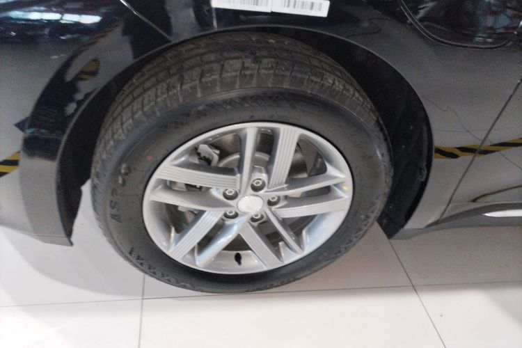 红旗E-QM5 2025款 500km 出行版车身外观6007