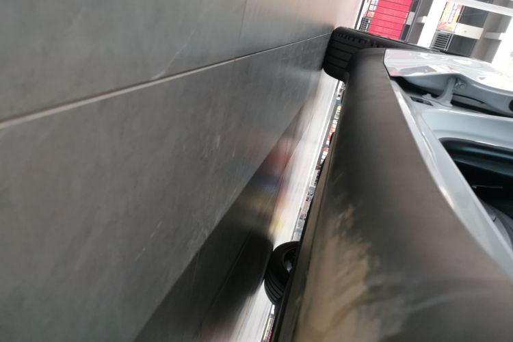 特斯拉 Model Y 2022款 改款 后轮驱动版局部细节9001