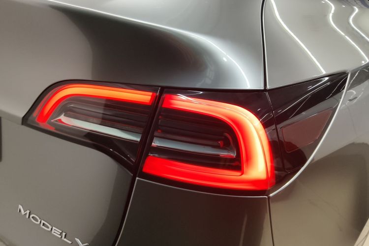 特斯拉 Model Y 2022款 改款 长续航全轮驱动版车身外观6006