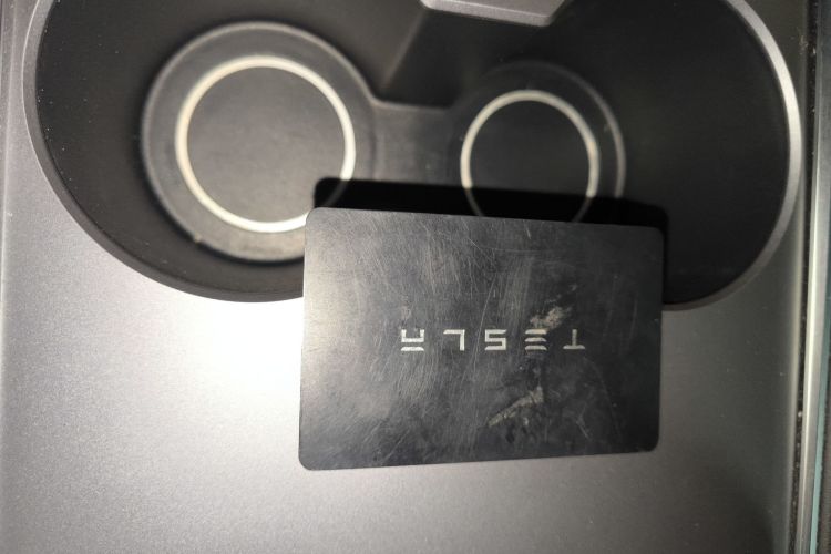 特斯拉 Model Y 2021款 Performance高性能全轮驱动版中控内饰7001