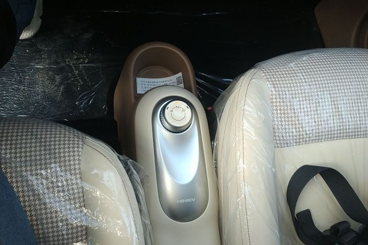 五菱汽车 宏光MINIEV 2025款 四门版 进阶款中控内饰18