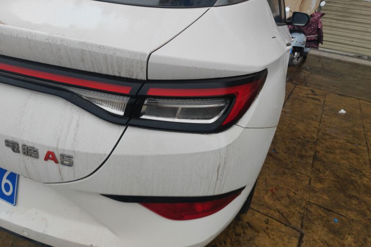 思皓A5 2022款 1.5T CVT青春版车身外观9