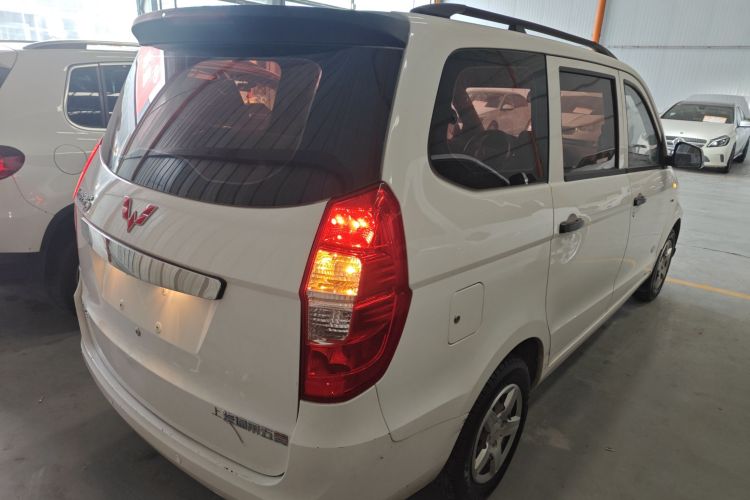 五菱汽车 五菱宏光 2018款 1.5L 经典款S基本型车身外观6005