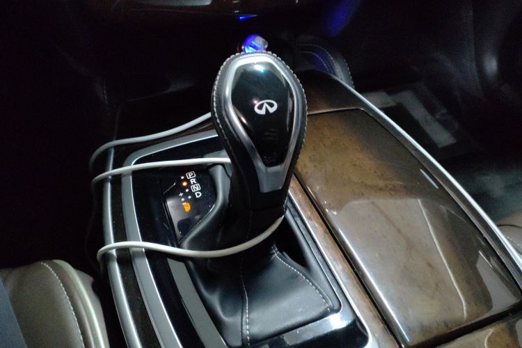 英菲尼迪QX60(进口) 2016款 2.5 S/C Hybrid 两驱卓越版 国V中控内饰18