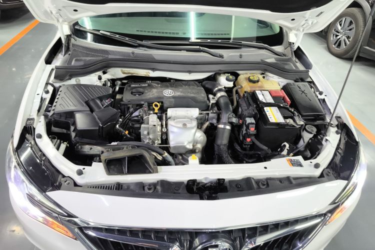 别克 英朗 2019款 18T 自动互联精英型 国VI机舱底盘24