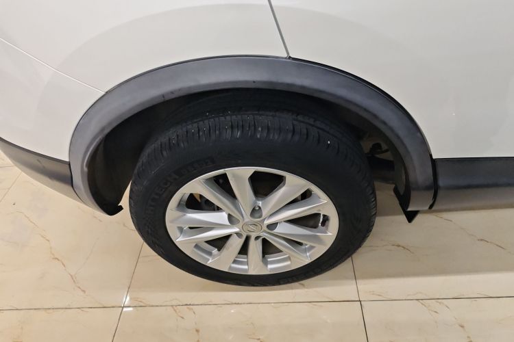 日产 逍客 2017款 2.0L CVT精英版 国V车身外观6008