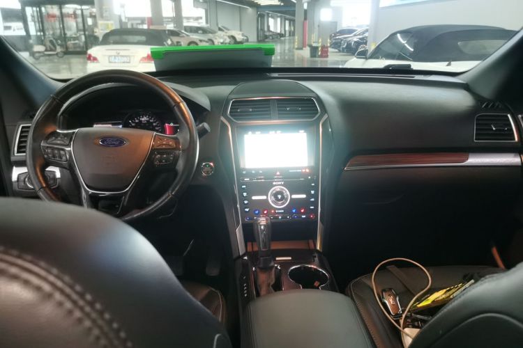 福特 探险者(进口) 2017款 2.3T 精英版中控内饰7002
