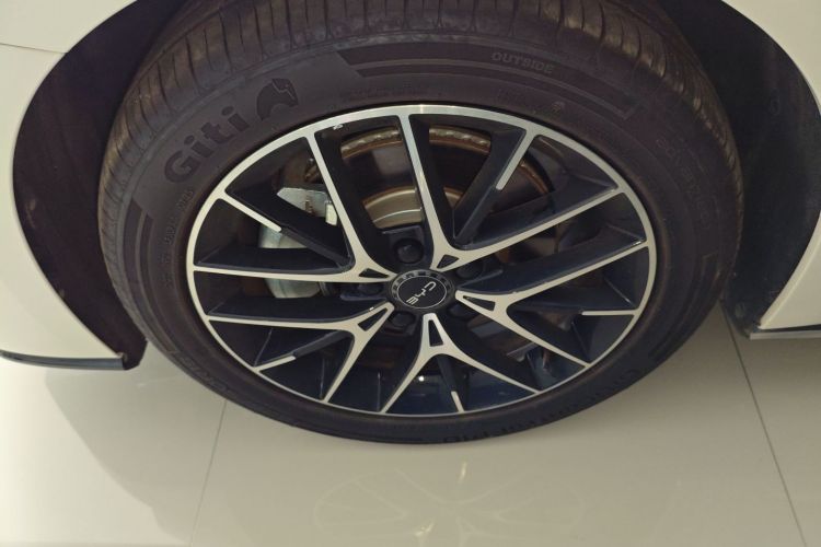 比亚迪 海豹07 DM-i 2025款 智驾版 DM-i 1.5L 125km 尊贵型车身外观6007