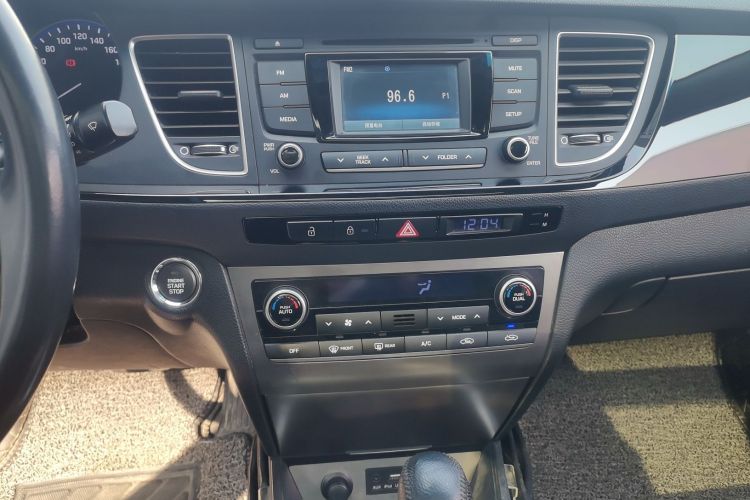 现代 名图 2014款 1.8L 自动尊贵型DLX中控内饰16