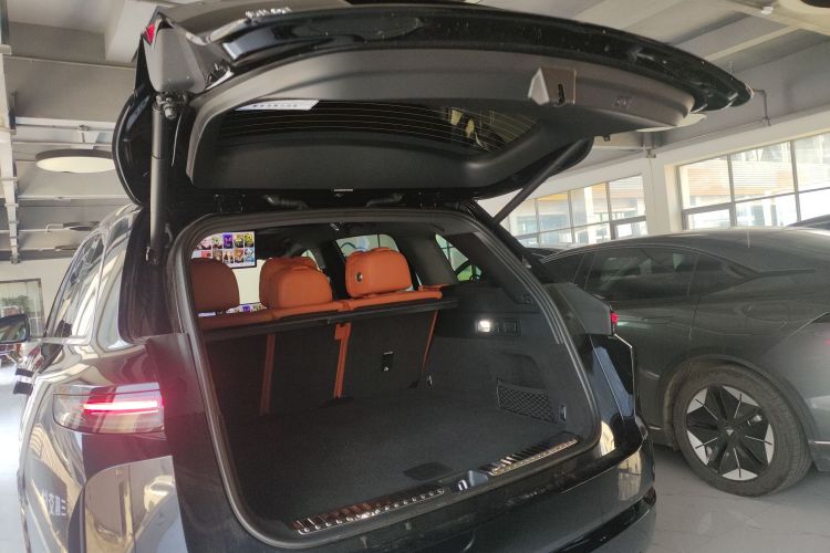 理想汽车 理想L7 2025款 Ultra 智能焕新版机舱底盘23