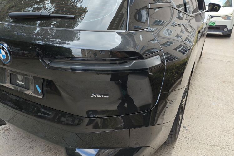 宝马iX 2022款 xDrive40车身外观6006