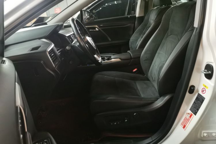 雷克萨斯RX 2016款 300 两驱精英版 国V中控内饰19