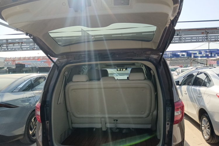 别克GL8 2018款 28T 豪华型 国VI机舱底盘23