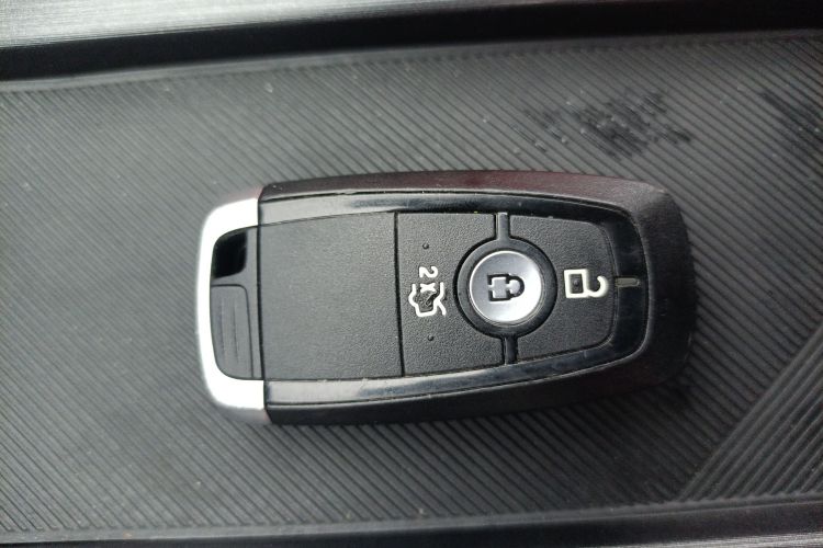 福特 蒙迪欧 2023款 1.5T E-混动 ST-Line中控内饰11