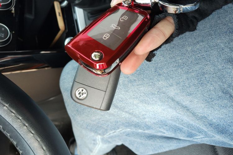 大众 T-ROC探歌 2018款 280TSI DSG两驱舒适型 国V中控内饰7001